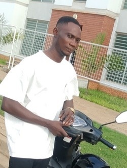 Profil de Oscar, un homme célibataire de 28 ans à Abomey-Calavi