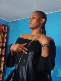 Profil de Lili, une femme célibataire de 33 ans à Douala