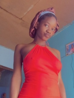 Profil de Diane Sarah, une femme célibataire de 21 ans à Edéa