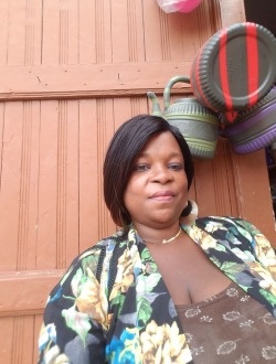 Profil de Pierrette, une femme célibataire de 33 ans à Lomé