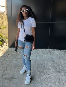 Profil de Brenda, une femme célibataire de 26 ans à Bitam
