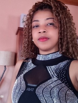 Profil de Dinah, une femme célibataire de 37 ans à 1ER Arrondissement