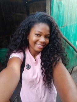 Profil de Carinah, une femme célibataire de 20 ans à Alarobia-Antanamalaza