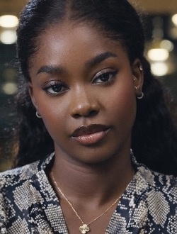 Profil de Julie, une femme célibataire de 25 ans à Douala