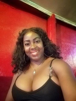 Profil de Brigitte, une femme célibataire de 44 ans à Yaoundé