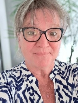 Profil de Elizabeth, une femme célibataire de 69 ans à Victoriaville
