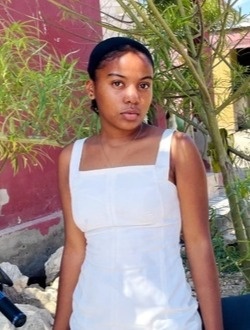 Profil de Vennë, une femme célibataire de 20 ans à Toliara