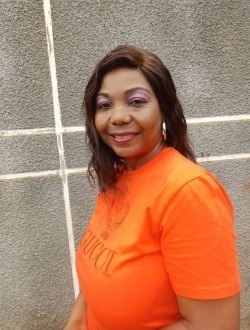 Profil de Yana, une femme célibataire de 54 ans à Yaoundé