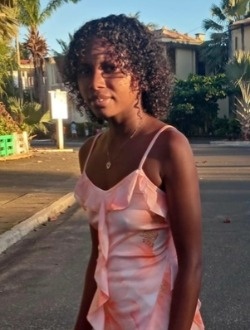 Profil de Didine, une femme célibataire de 22 ans à Antalaha