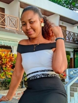 Profil de Rosanah, une femme célibataire de 23 ans à Antsiranana