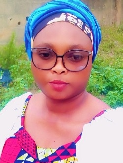 Profil de Lydie Blessing, une femme célibataire de 35 ans à Abobo