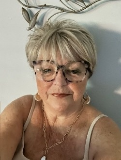 Profil de Gigi, une femme célibataire de 72 ans à Varennes
