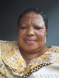 Profil de Justine, une femme célibataire de 48 ans à Akonolinga