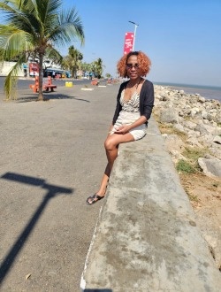 Profil de Shanna, une femme célibataire de 35 ans à 67 Ha