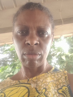 Profil de Julienne, une femme célibataire de 49 ans à Libreville