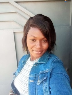 Profil de Christine, une femme célibataire de 36 ans à Adidomé