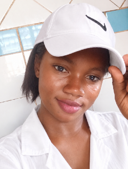 Profil de Nadège, une femme célibataire de 27 ans à Yaoundé