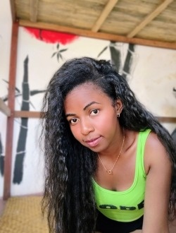 Profil de Elie, une femme célibataire de 28 ans à Antananarivo