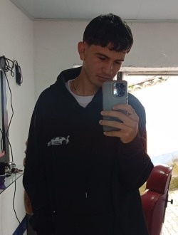 Profil de Carlos F, un homme célibataire de 22 ans à Medellín