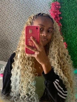 Profil de Vanela, une femme célibataire de 19 ans à Toamasina