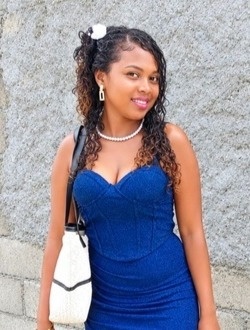 Profil de Hanitra M'Ellodïe, une femme célibataire de 30 ans à Antalaha