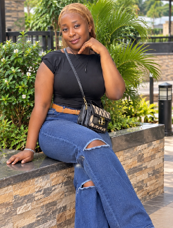 Profil de Ariane, une femme célibataire de 22 ans à Yaoundé