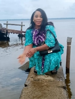Profil de Marielle, une femme célibataire de 44 ans à Libreville