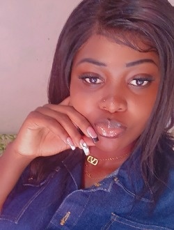Profil de Divine, une femme célibataire de 24 ans à Yaoundé