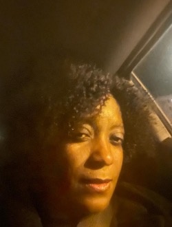 Profil de Nella, une femme célibataire de 46 ans à Élancourt