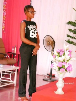 Profil de M.bernadette, une femme célibataire de 40 ans à Bobo-Dioulasso