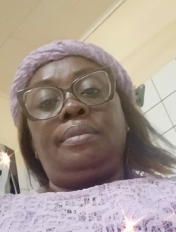 Profil de Augustine, une femme célibataire de 50 ans à Douala