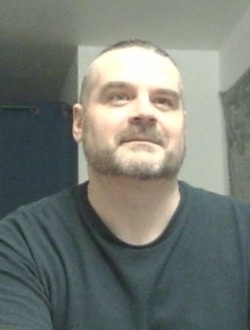 Profil de Françis, un homme célibataire de 46 ans à Montréal