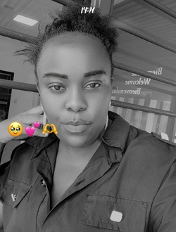 Profil de Lucinda, une femme célibataire de 35 ans à Douala