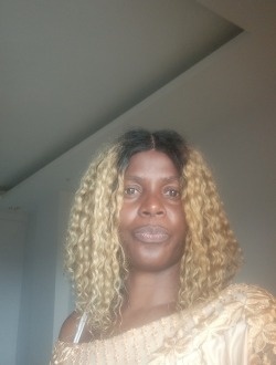 Profil de Marlyse, une femme célibataire de 41 ans à Abang II