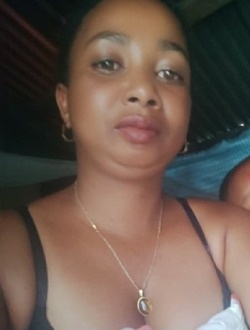 Profil de Vanah, une femme célibataire de 28 ans à Antalaha