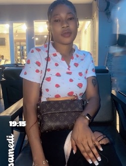 Profil de Kemy, une femme célibataire de 29 ans à Abomey-Calavi