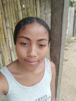 Profil de Stephanie, une femme célibataire de 21 ans à Maroantsetra