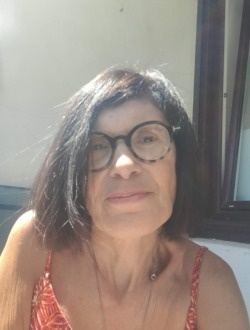 Profil de Hana, une femme célibataire de 62 ans à Saint-Marcel