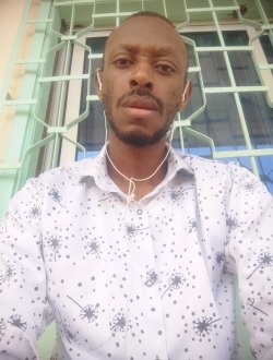 Profil de Achille, un homme célibataire de 35 ans à Douala