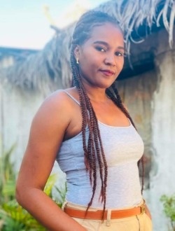 Profil de Hasina, une femme célibataire de 28 ans à Ambonara-Mahavelo