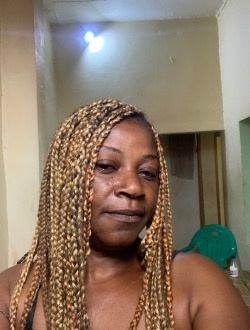 Profil de Divine, une femme célibataire de 50 ans à Yaoundé