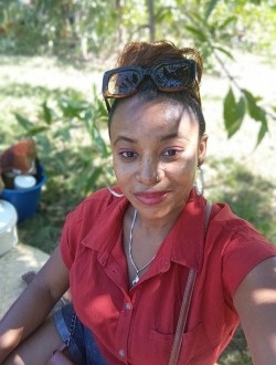 Profil de Andrianina, une femme célibataire de 32 ans à Abattoir
