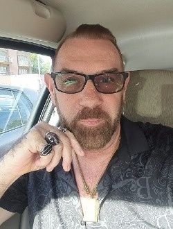 Profil de Michel, un homme célibataire de 50 ans à Virton