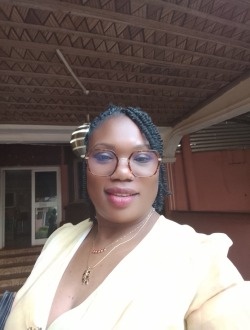 Profil de Florence, une femme célibataire de 42 ans à Yaoundé