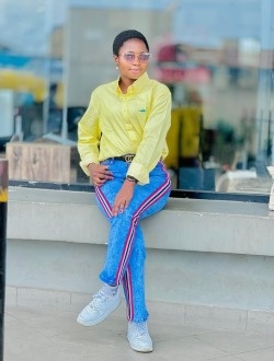 Profil de Cornelia, une femme célibataire de 21 ans à Kinshasa Nongo
