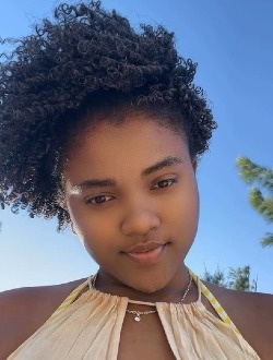 Profil de Tina, une femme célibataire de 24 ans à Antananarivo