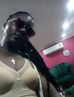 Profil de Falone, une femme célibataire de 33 ans à Yaoundé