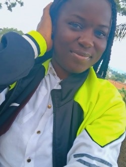 Profil de Pauline Fidèle, une femme célibataire de 24 ans à Yaoundé