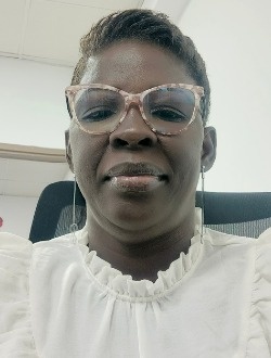 Profil de Melya, une femme célibataire de 48 ans à Abidjan