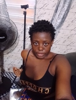 Profil de Prenam, une femme célibataire de 24 ans à Lomé
